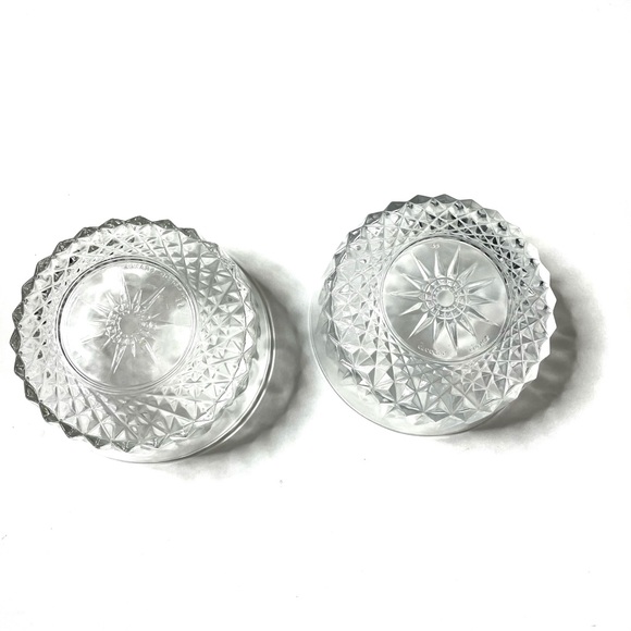 Pair Of Vintage Arcoroc France Diamond Starburst Glass 4” Bowls - Picture 3 of 5